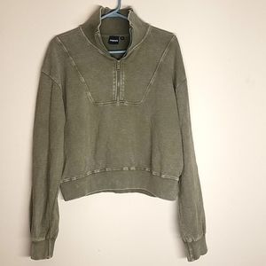 MONO B Cropped Olive Sweatshirt, size L